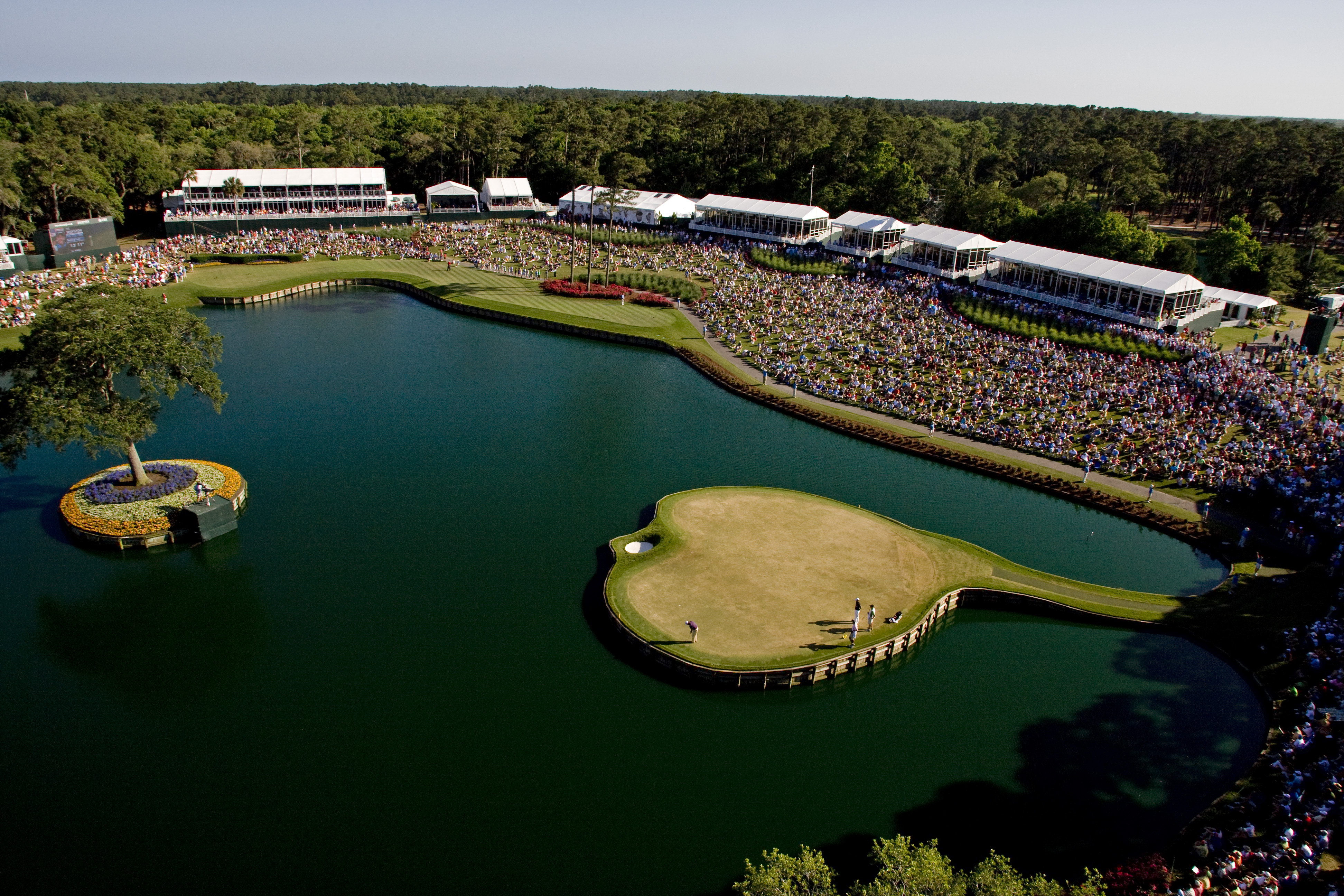 You can enjoy the 17th at Sawgrass in virtual reality during the 2017 Players Championship This is the Loop Golf Digest