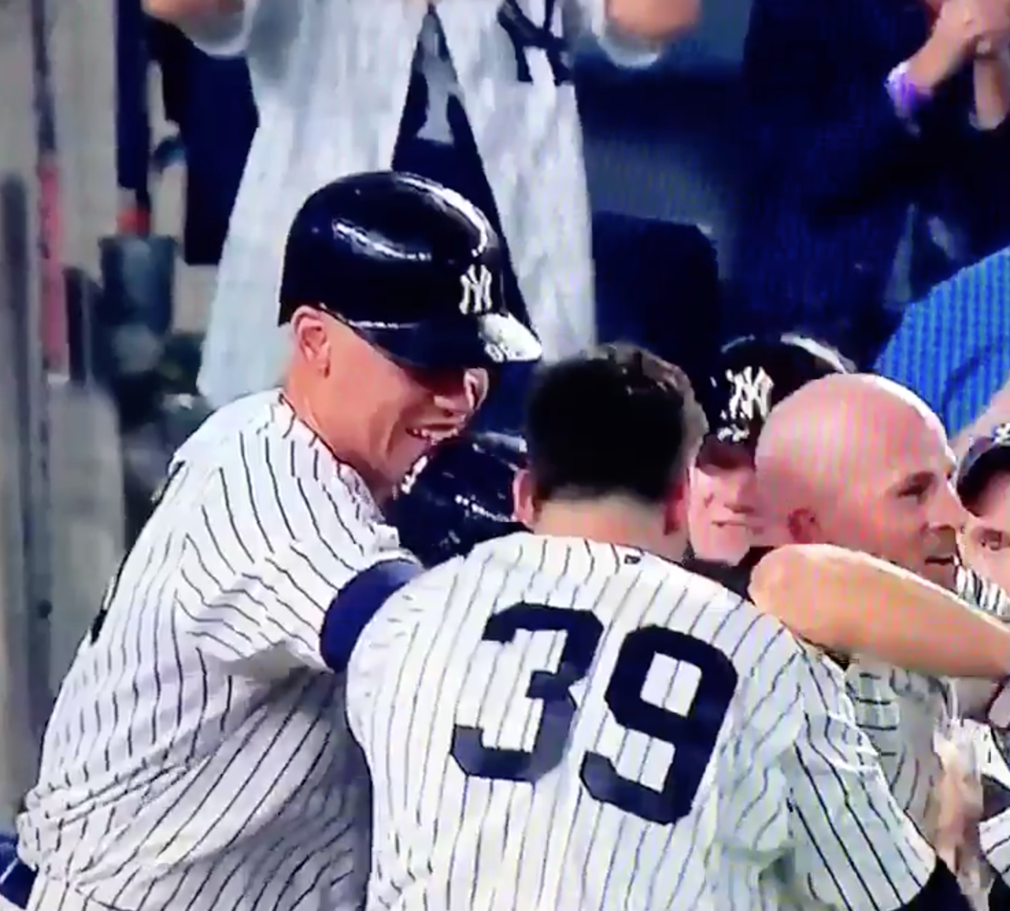 Watch Aaron Judge chip tooth during celebration at home plate, This is the  Loop