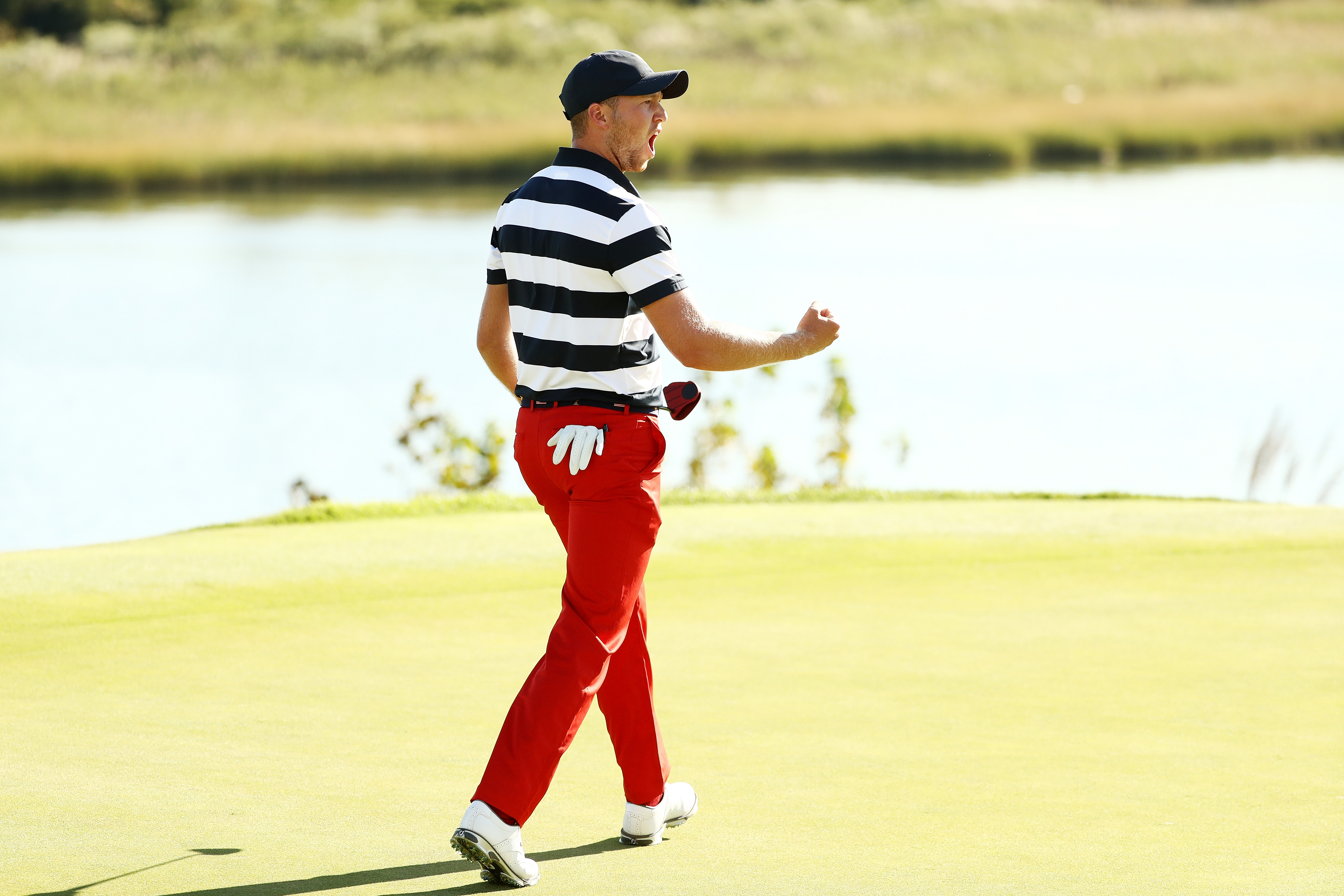 Presidents Cup 2017 Live updates -- Daniel Berger clinches cup for the Americans with halve at the 15th hole Golf News and Tour Information Golf Digest