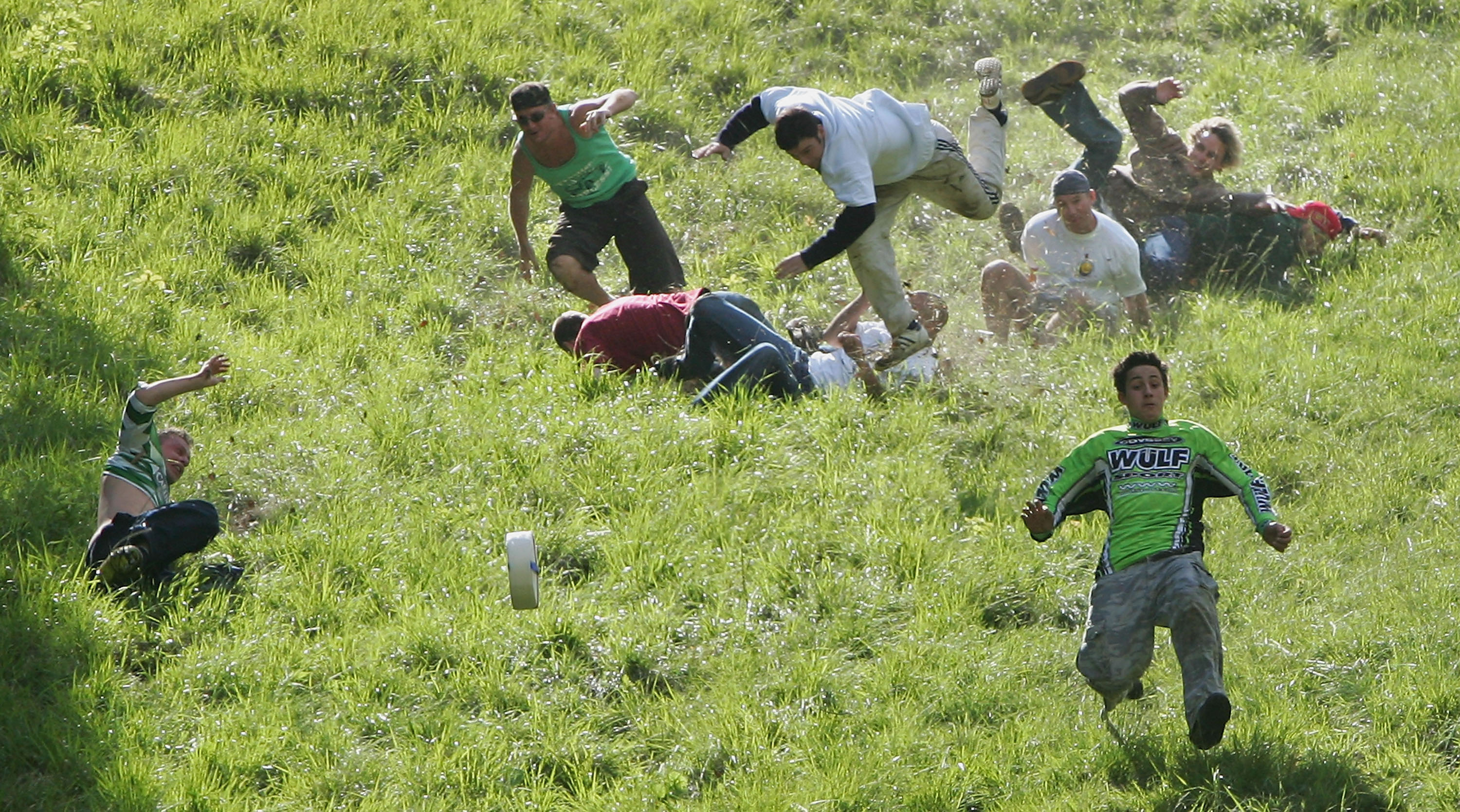 The scenes from this year's Cooper's Hill Cheese Rolling are pure chaos |  This is the Loop | Golf Digest