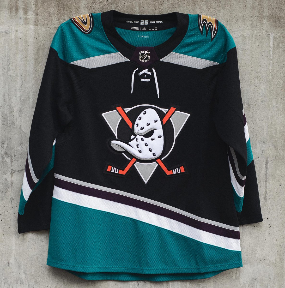 muerte Hacer las tareas domésticas coro The Anaheim Ducks are bringing back the Mighty Ducks logo, but there are  just a few problems | This is the Loop | Golf Digest