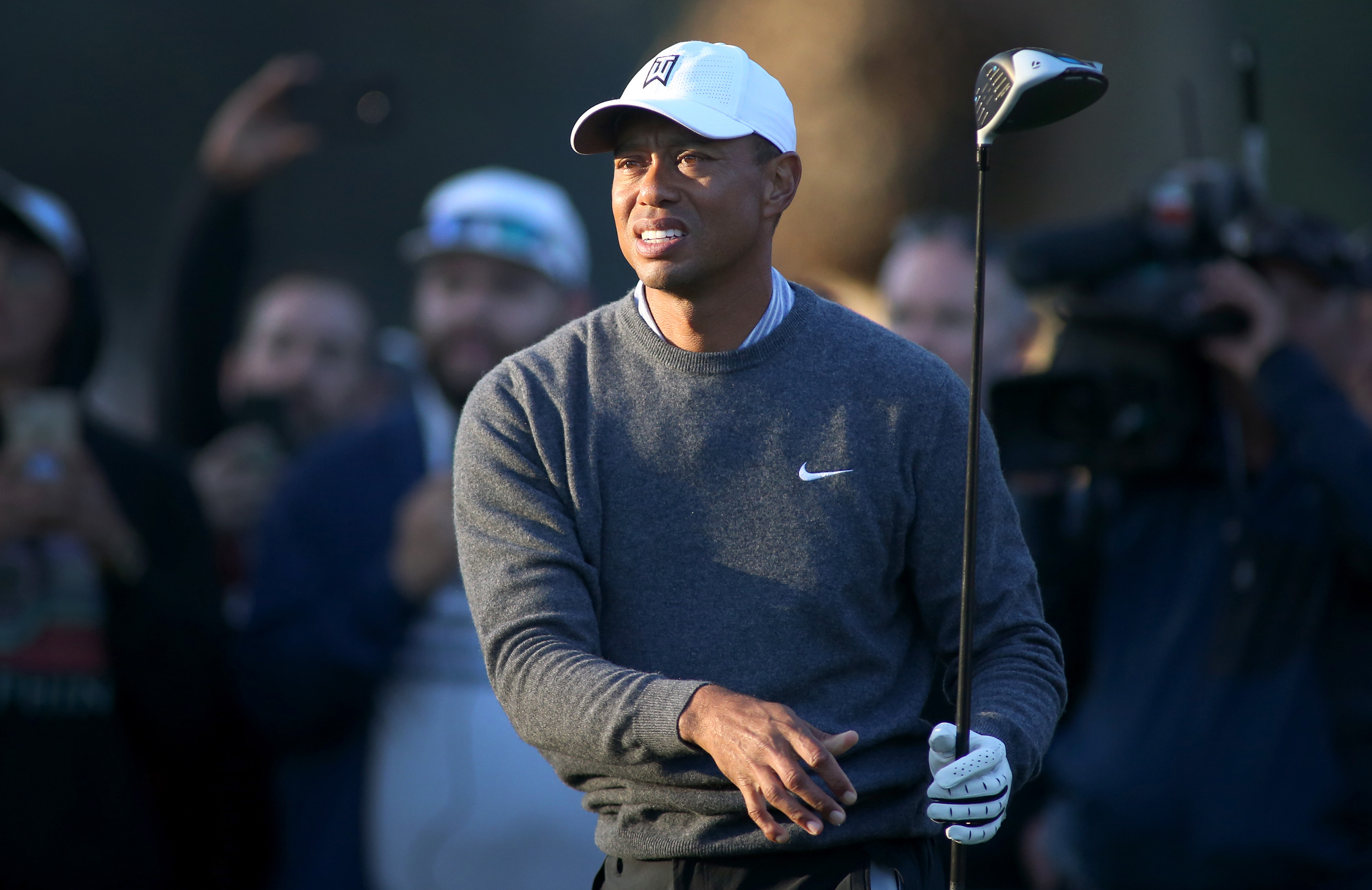 Tiger Woods Slips Down Leader Board With Two Over 73 On Friday At Riviera Golf News And Tour Information Golf Digest