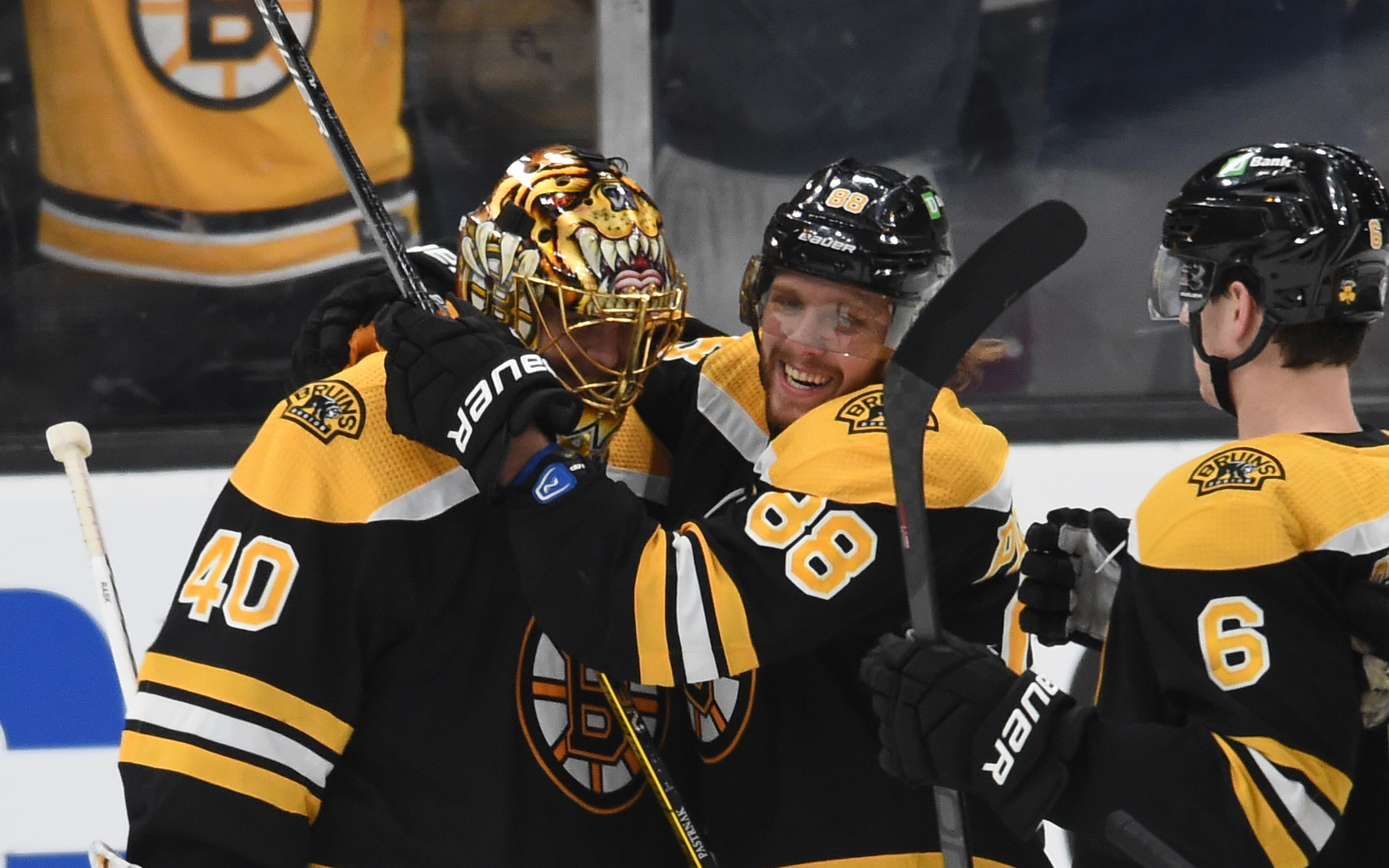 Pasta scores hat trick in Tuukka Rask's Bruins return