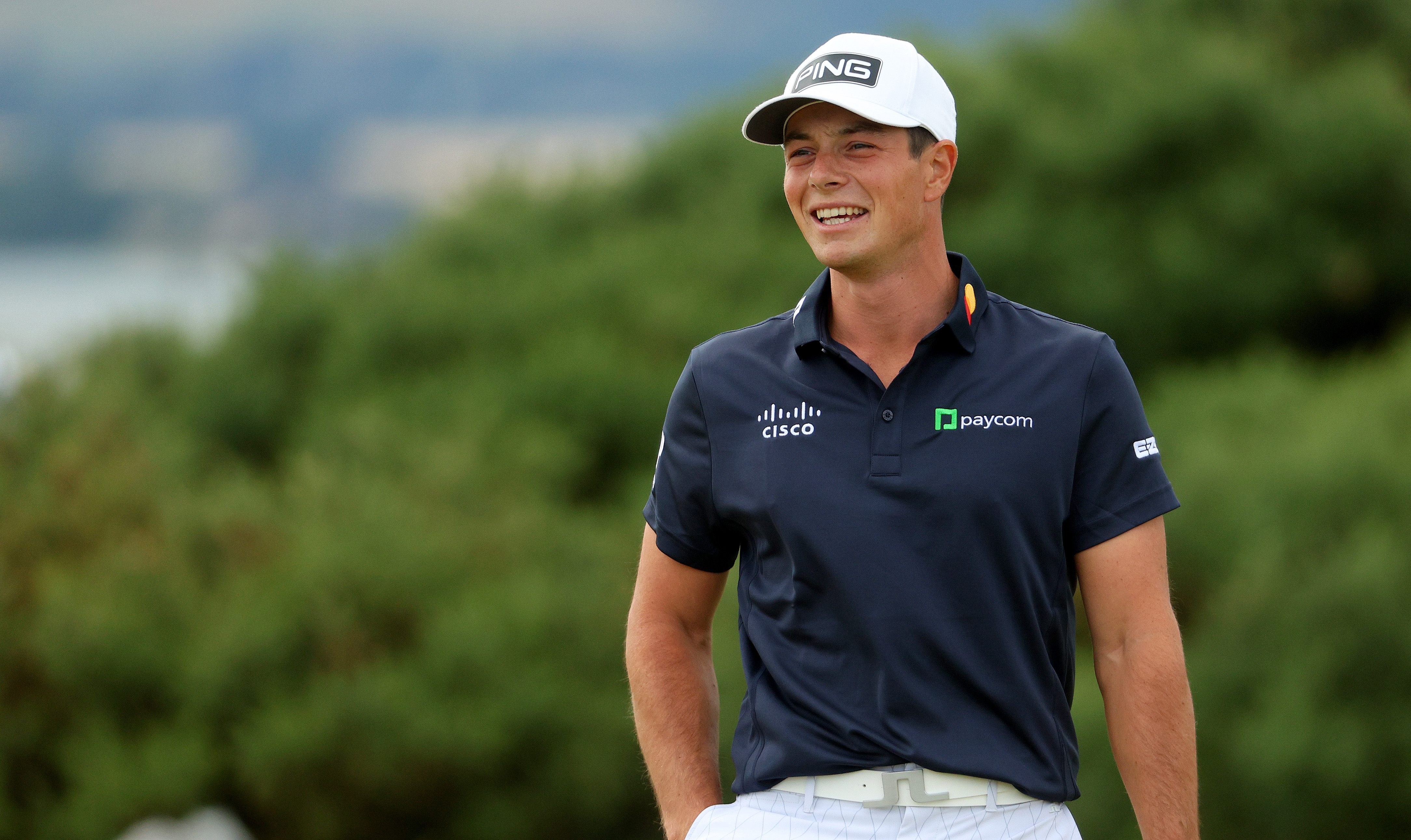 British Open 2022 Viktor Hovland sits atop Old Course leaderboard for both scoring and smiling Golf News and Tour Information GolfDigest