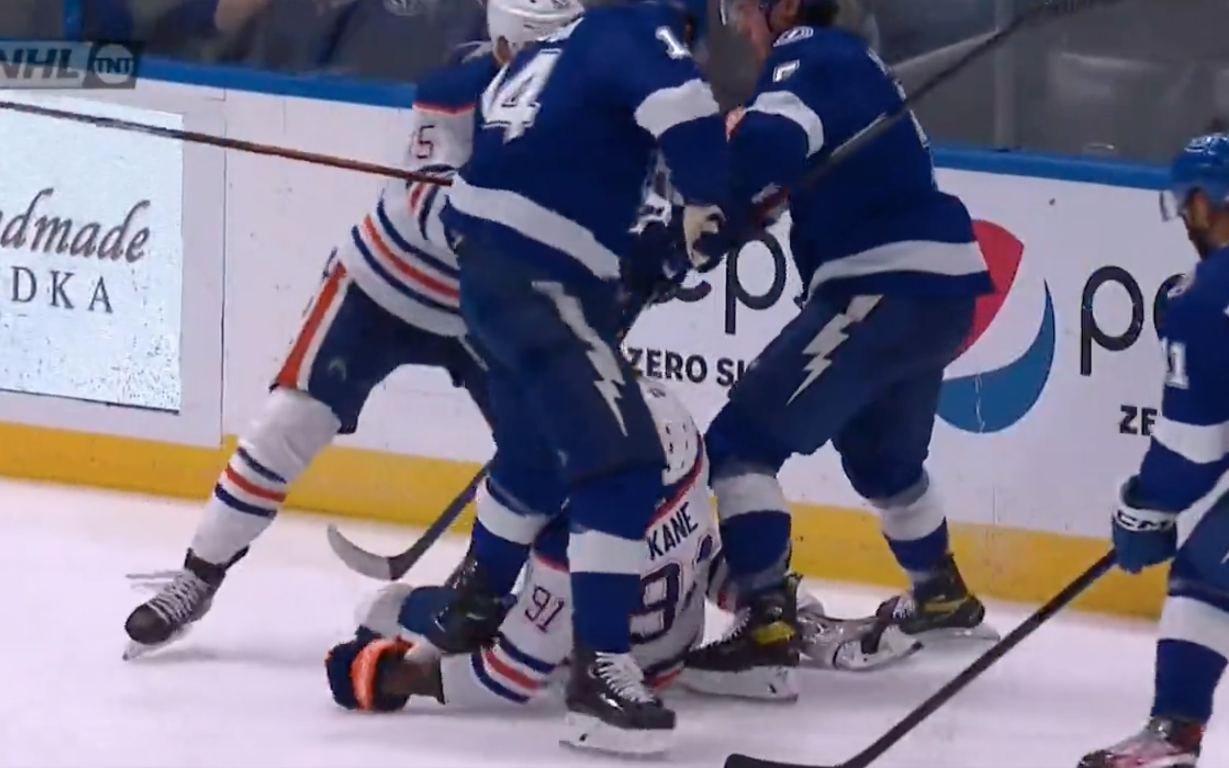 Oilers' Evander Kane has wrist sliced in bloody incident