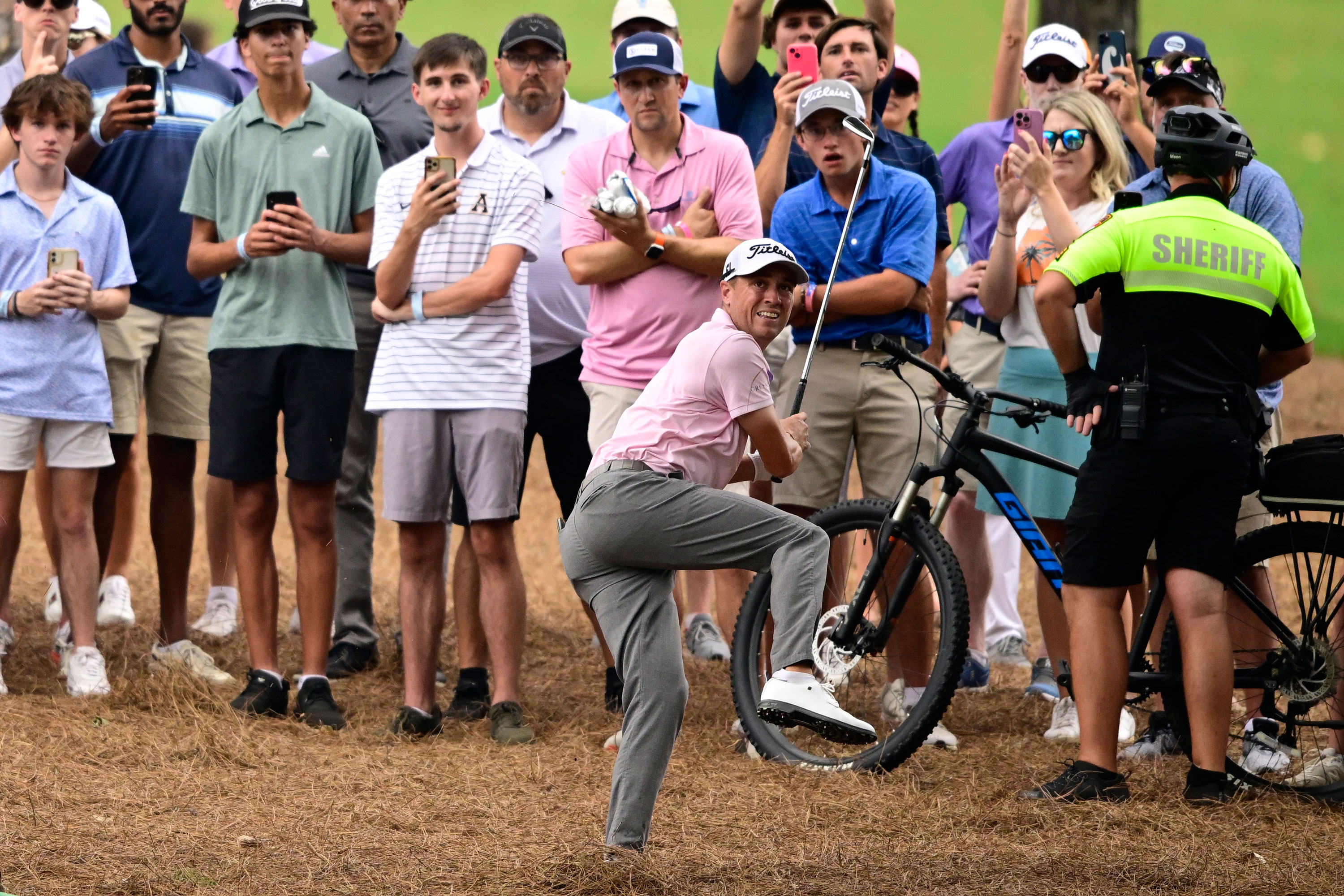 Out then in, in then out Inside Justin Thomas crazy Sunday ride as the FedEx Cup Playoffs Electric Bubble Man Golf News and Tour Information GolfDigest